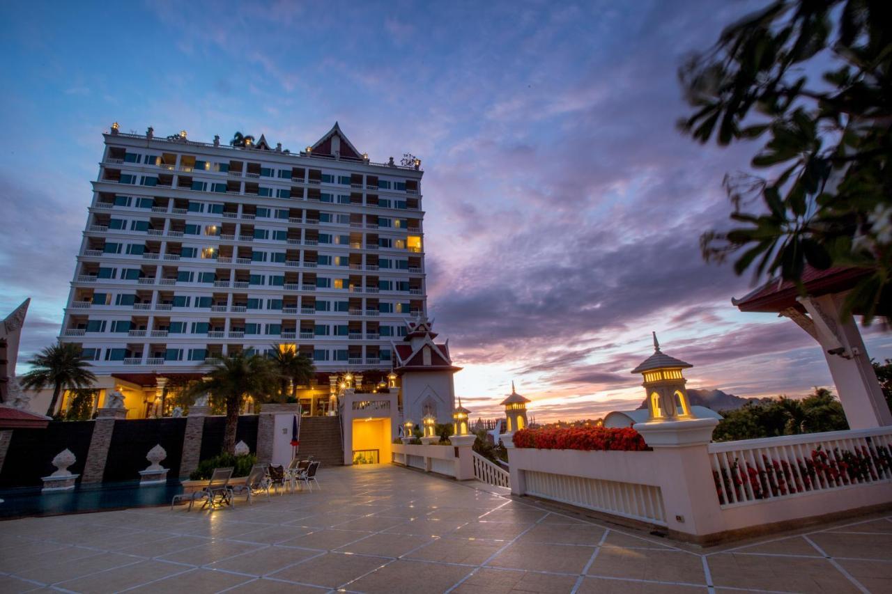 Grand Pacific Sovereign Resort & Spa Cha-Am Dış mekan fotoğraf