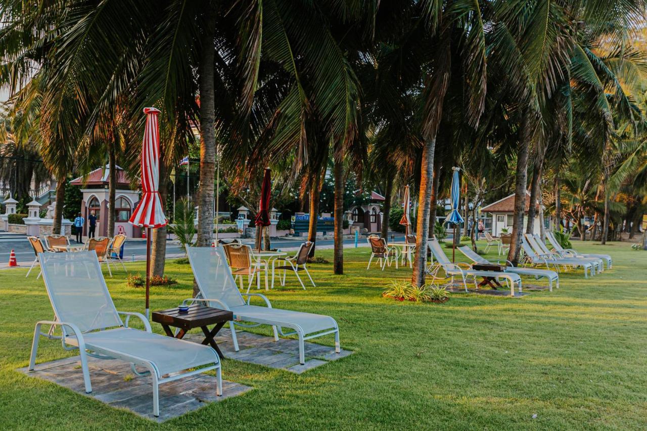 Grand Pacific Sovereign Resort & Spa Cha-Am Dış mekan fotoğraf
